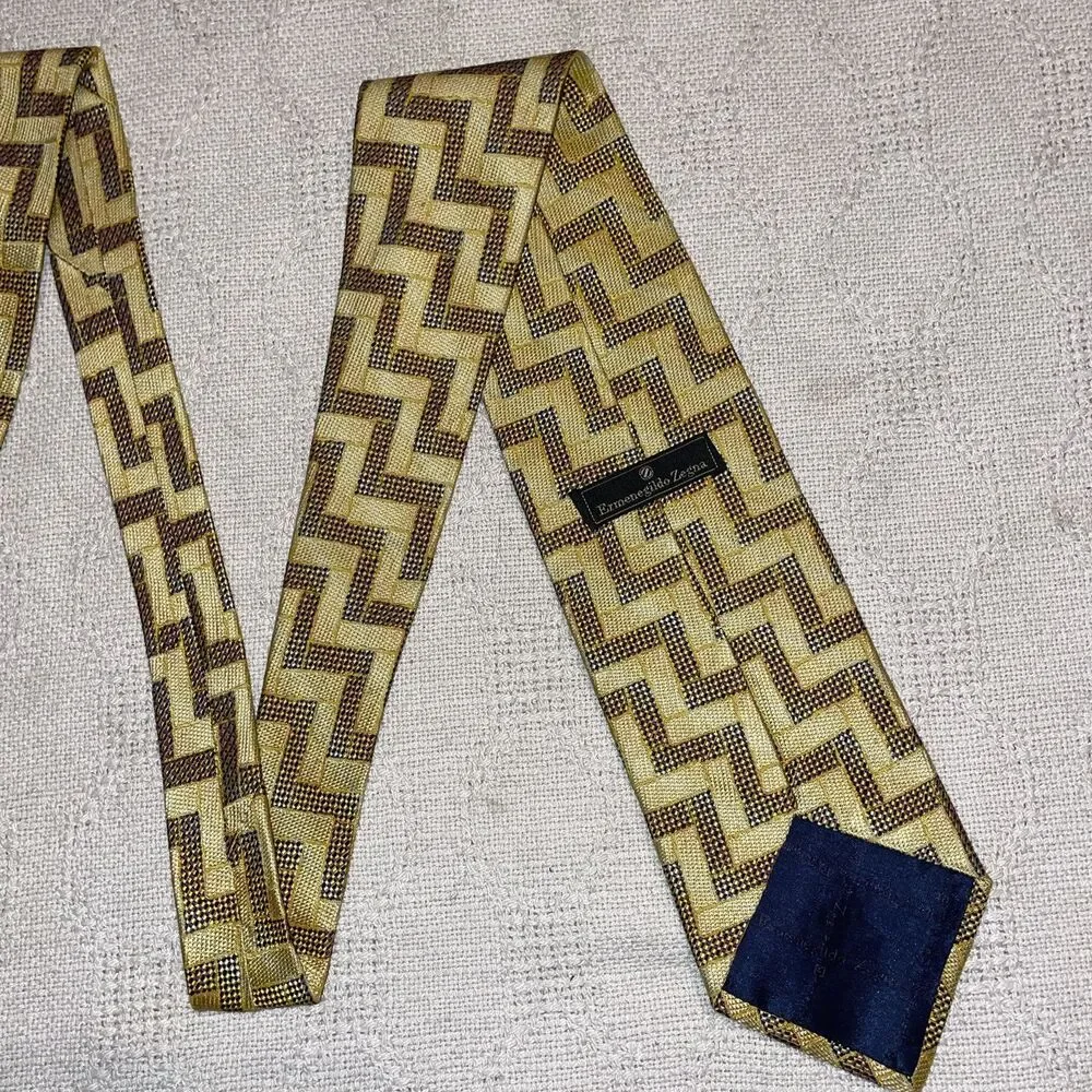 Ermenegildo Zegna Men’s Dress Tie Size 57” 3.75” Gold Geometric Business Formal